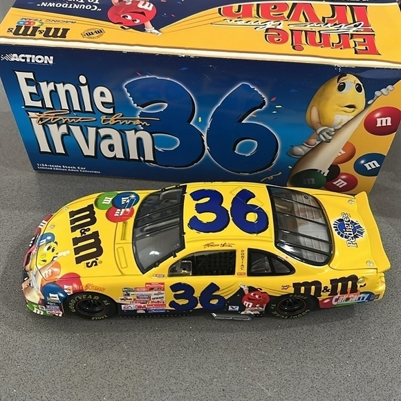 NASCAR - Ernie Irvan #36 M&M Countdown to Millennium 1999 1:24 - Picture 5 of 10